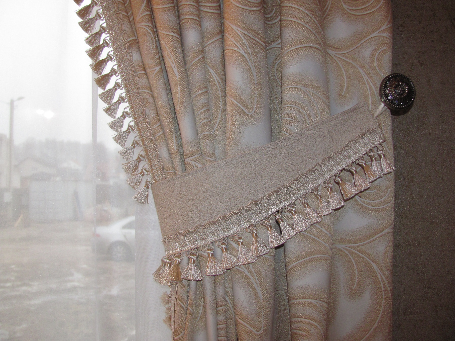 отделка штор бахрамой