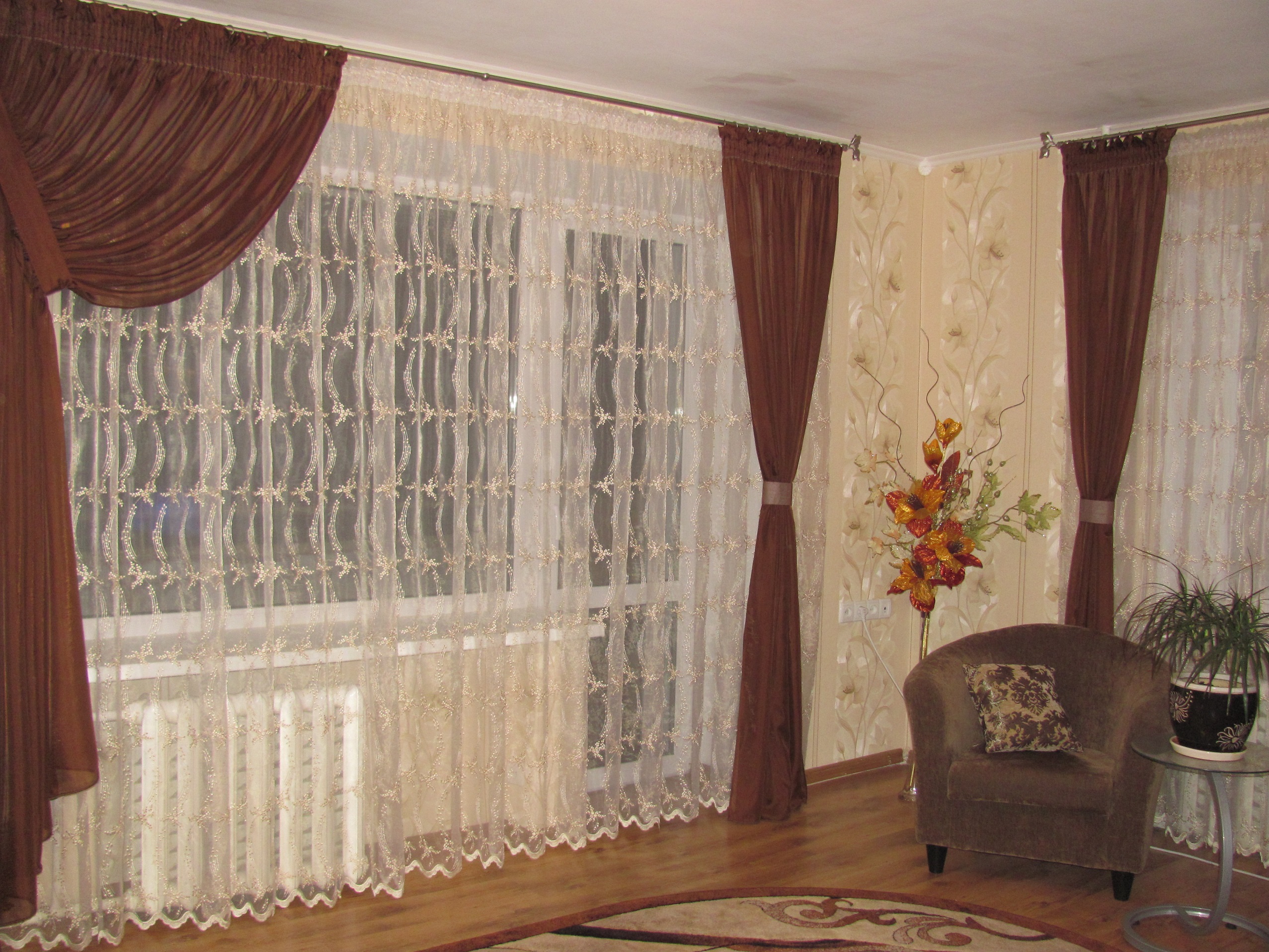 декоративные шторы в гостиной