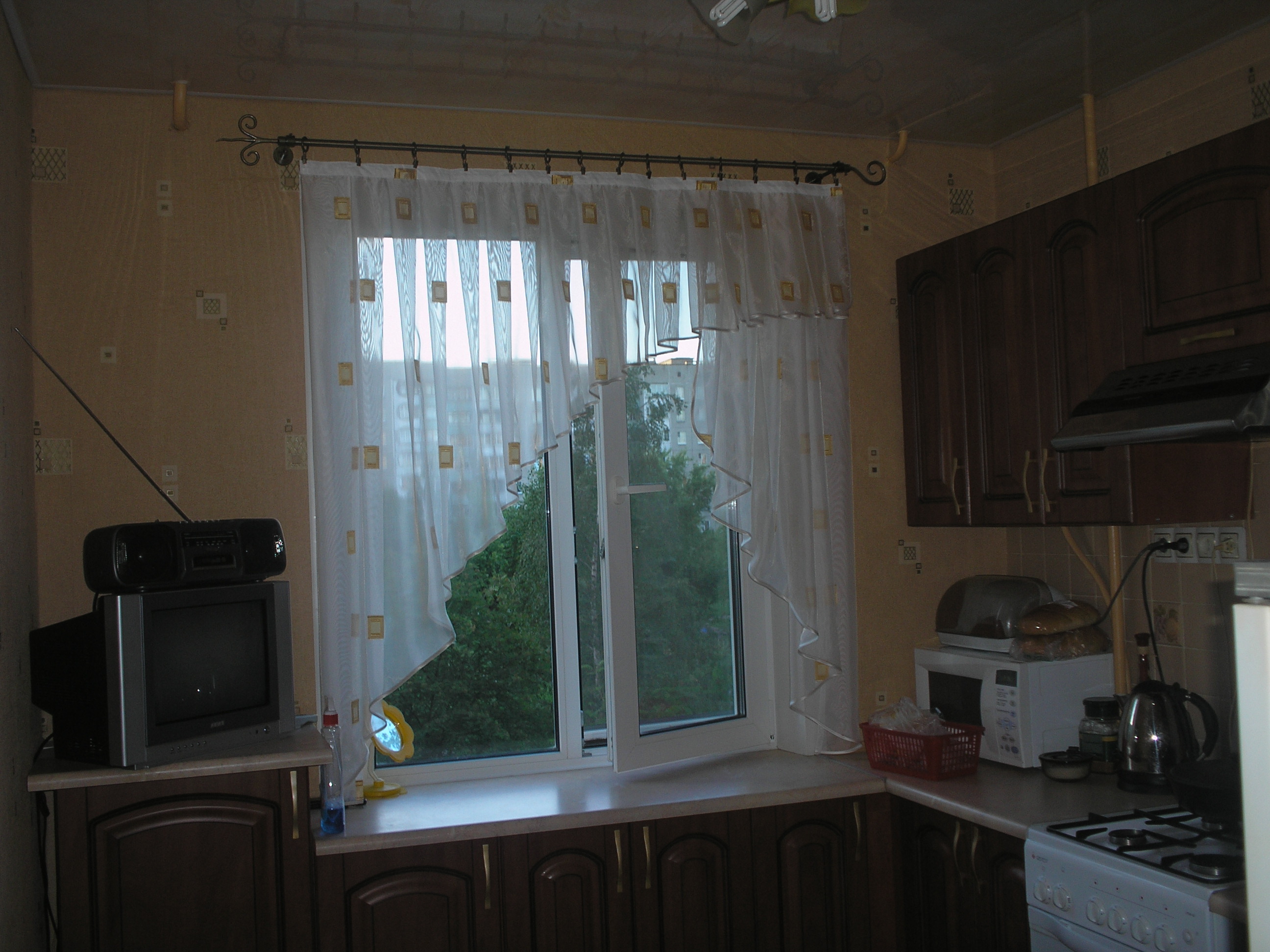короткие шторы для кухни